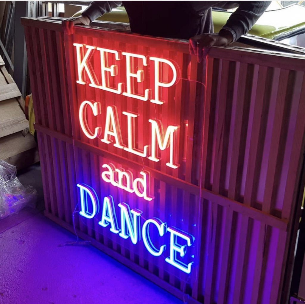 alquilar neon keep calm and dance