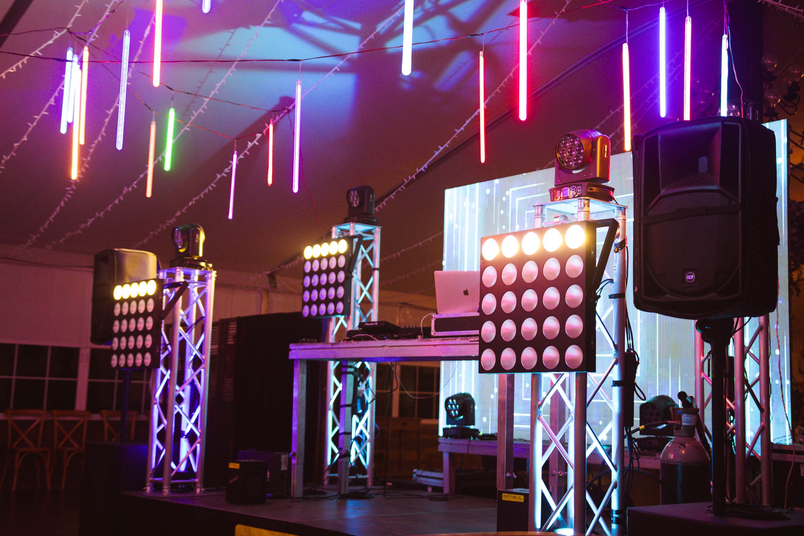 Cabina de DJ bicicleta para boda en Alicante